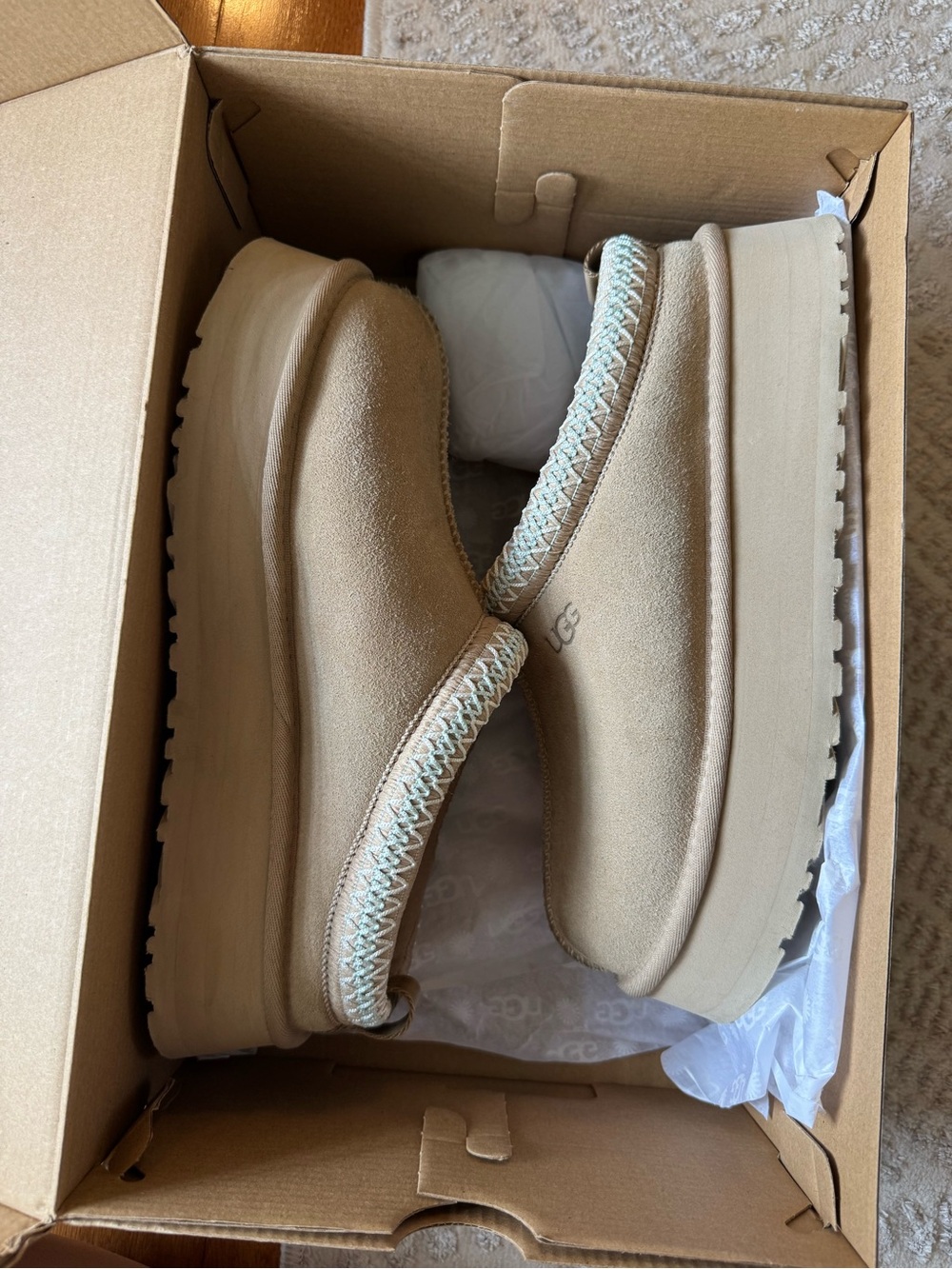 UGG Tazz Slippers Sand Like New